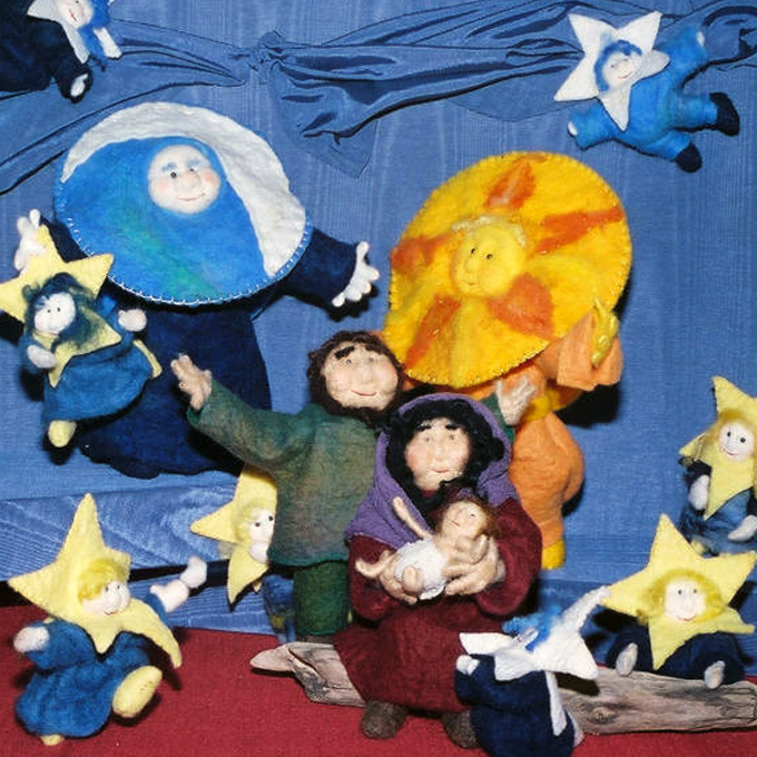 "Sun, Moon and Stars" is made up of dolls in combed wool dress.