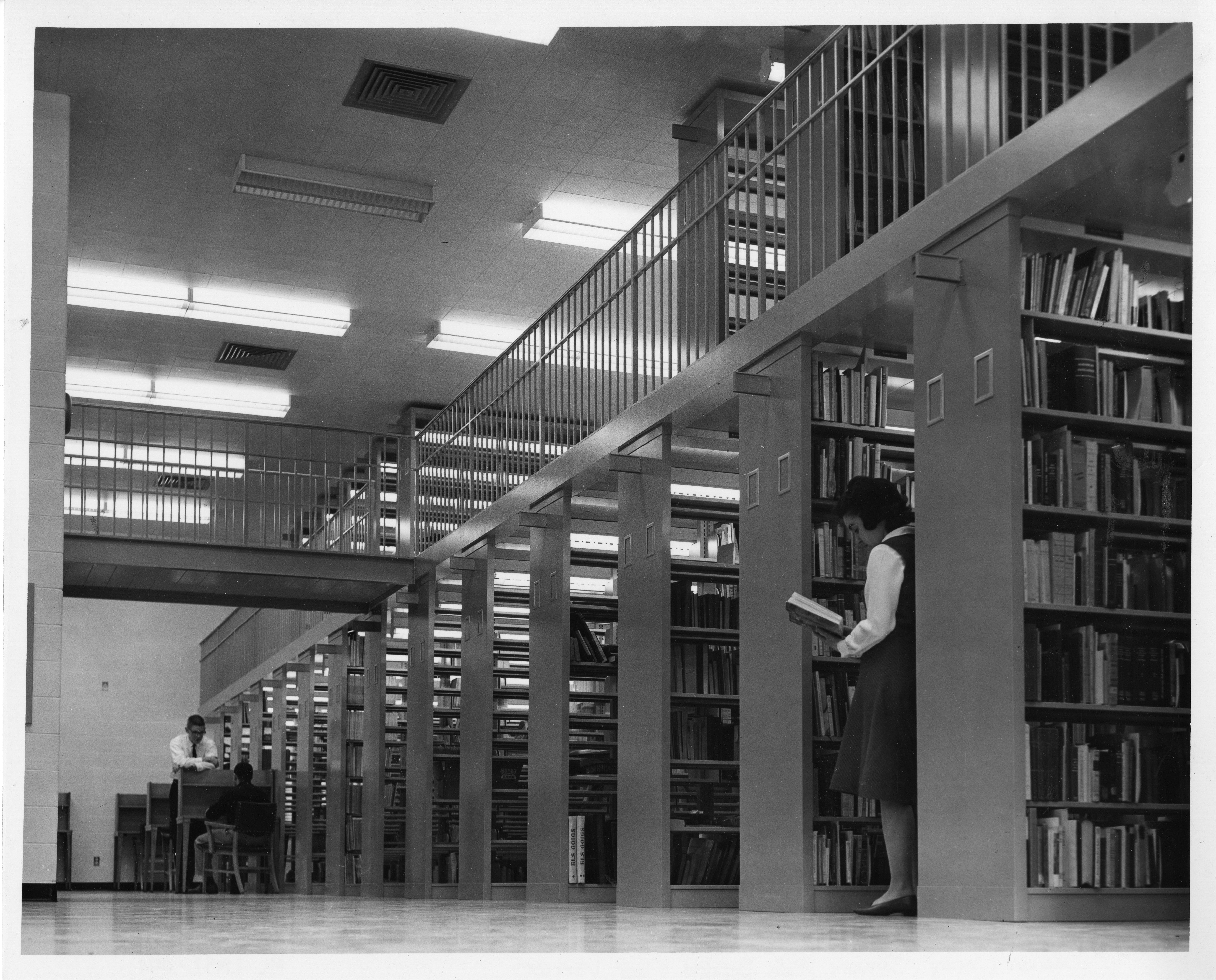 Interior of the Marian Library in its new wing of Albert Emanuel, January 1965. 